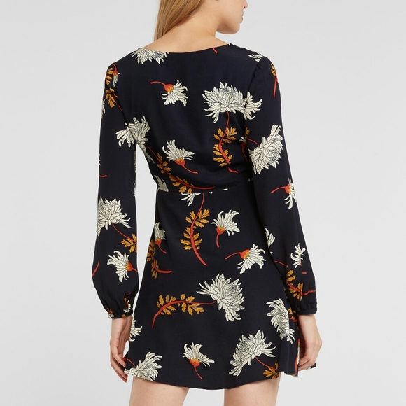 🌱HOST PICK🌱Cupcakes & Cashmere Navy Floral Dress - Picture 6 of 16